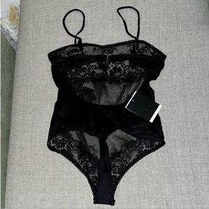 S. Zara LACE BODYSUIT